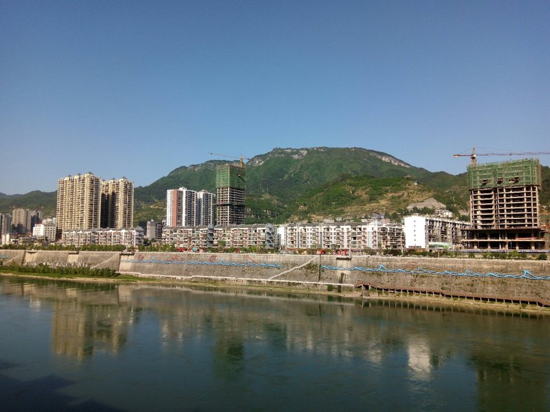 贵州省铜仁市沿河土家族自治县和平街道官山路